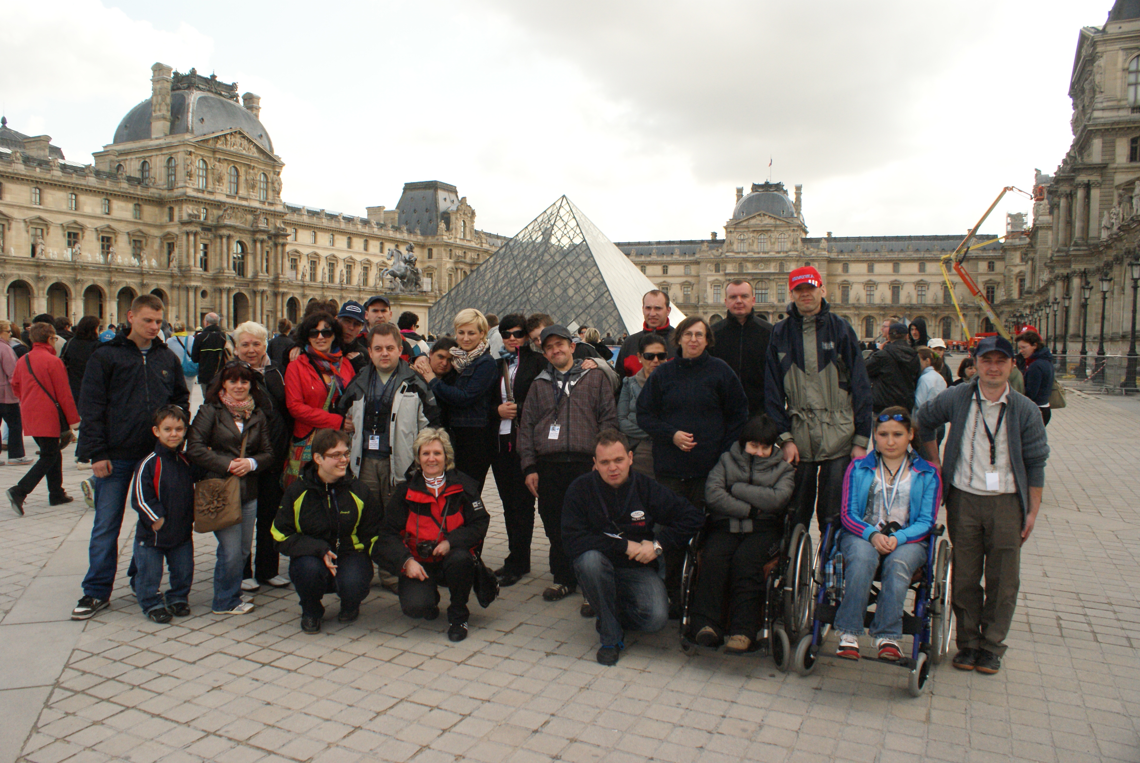 uczestnicy wtz w luwr.JPG